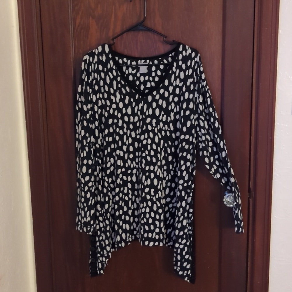 Chico's Black & Cream Spotted V Neck Long Length Lightweight Sweater Size XL